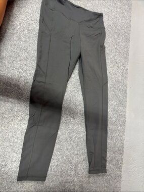 High-Rise Black Performance Leggings with Side Pocket